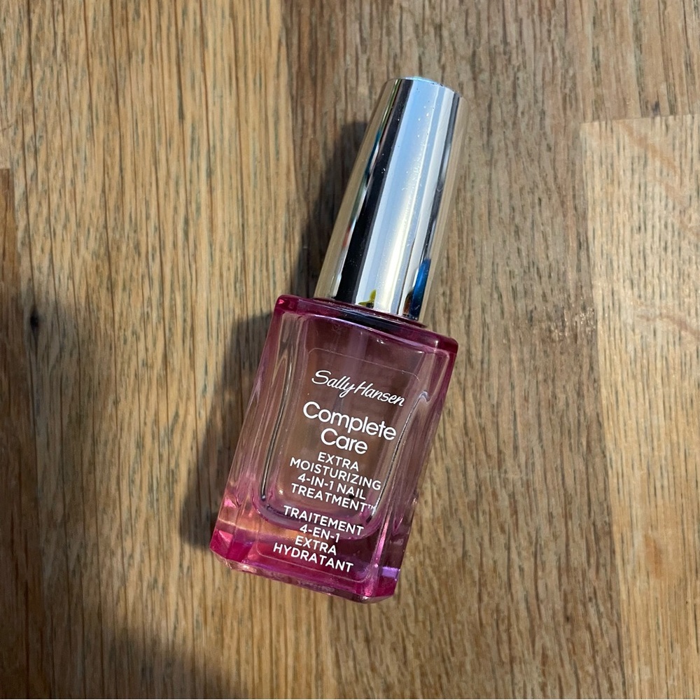 🌟 FREE Add-On Sally Hansen Complete Care